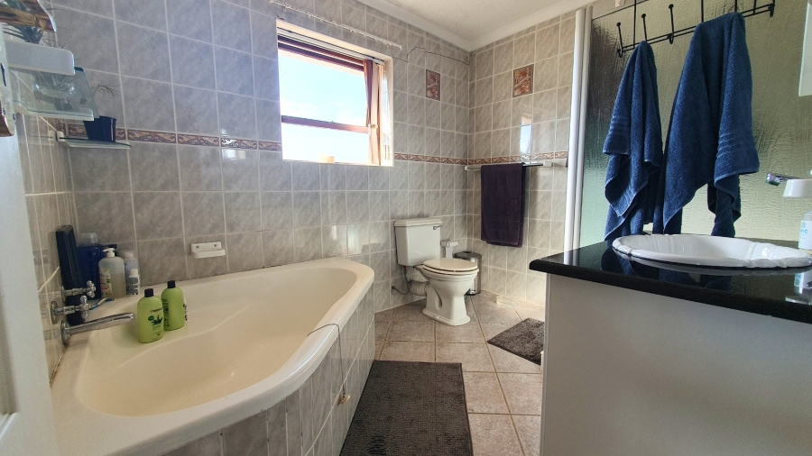 3 Bedroom Property for Sale in Dana Bay Western Cape